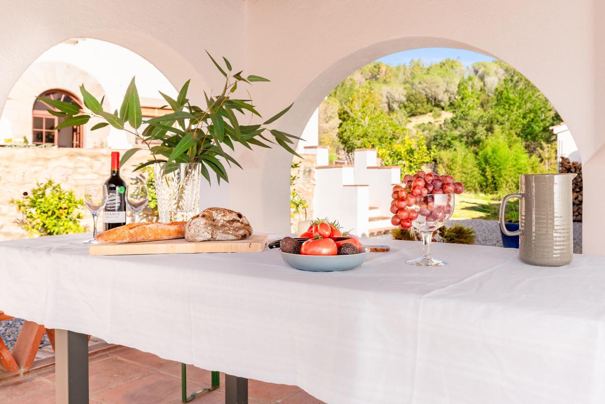 La Terraza - Grosszuegiges Appartment In Katalanischer Masia Sant Iscle De Vallalta ภายนอก รูปภาพ