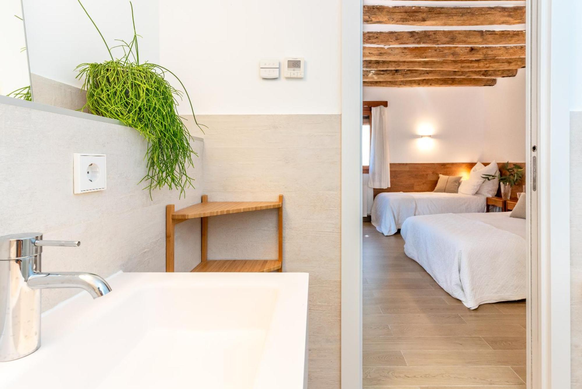 La Terraza - Grosszuegiges Appartment In Katalanischer Masia Sant Iscle De Vallalta ภายนอก รูปภาพ