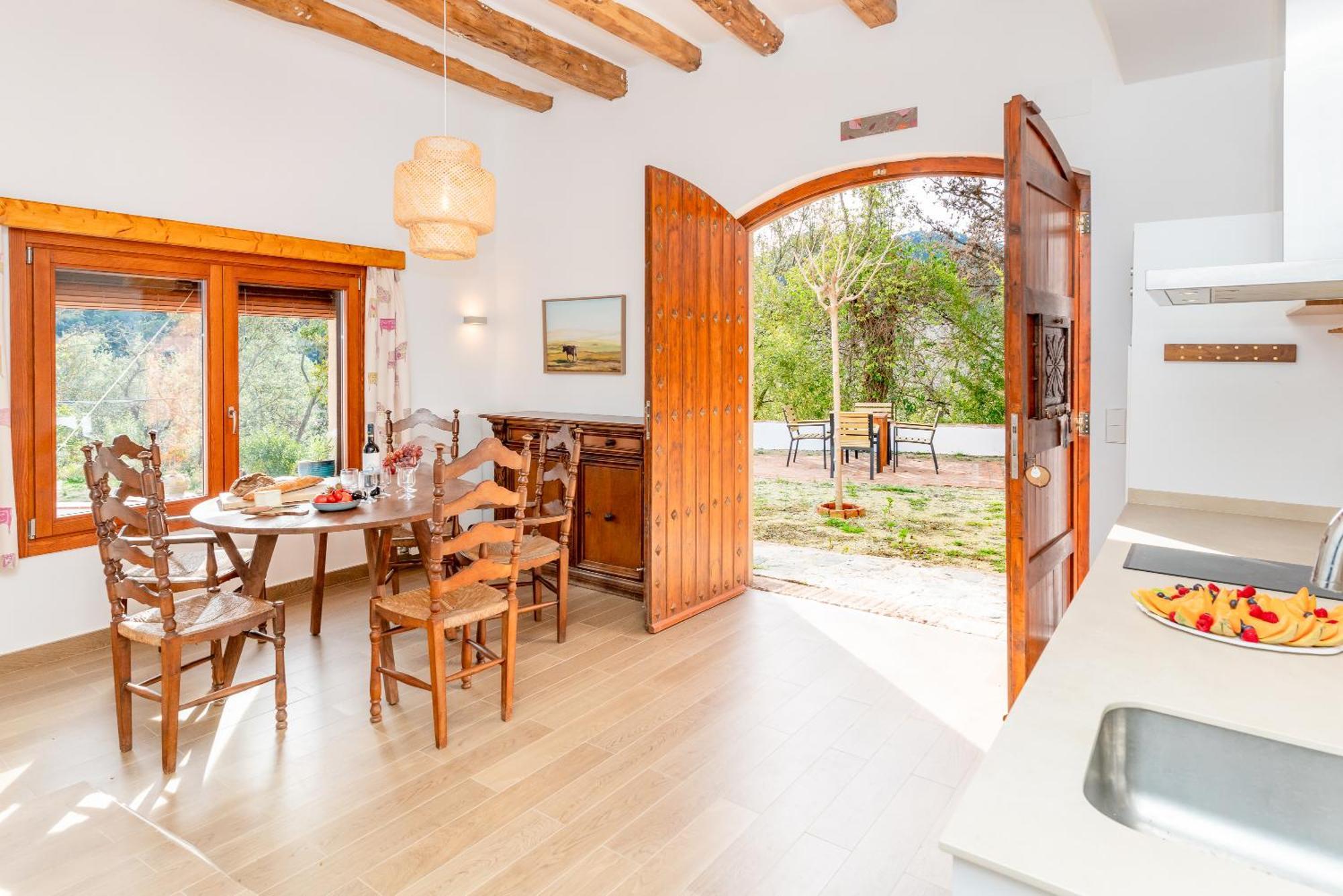 La Terraza - Grosszuegiges Appartment In Katalanischer Masia Sant Iscle De Vallalta ภายนอก รูปภาพ